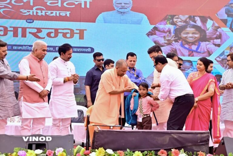 वाराणसी से ‘स्कूल चलो अभियान’ का शुभारंभ, शिक्षा के प्रति जागरूकता पर जोर